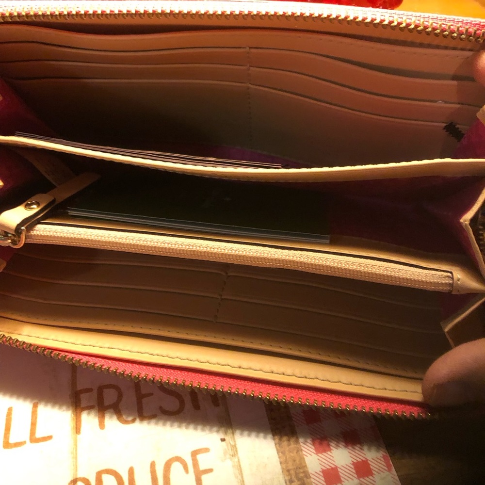 Kate Spade Wallet - Picture 4 of 4